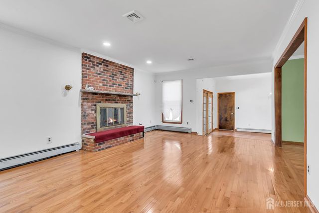 20 Sheldon Place, Piscataway, NJ 08854