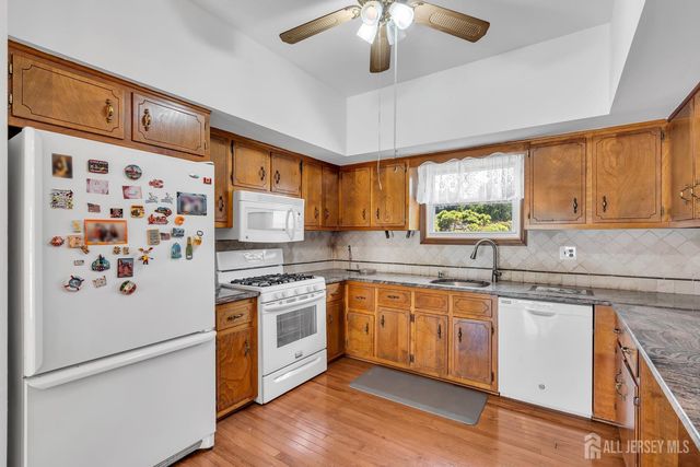 20 Sheldon Place, Piscataway, NJ 08854
