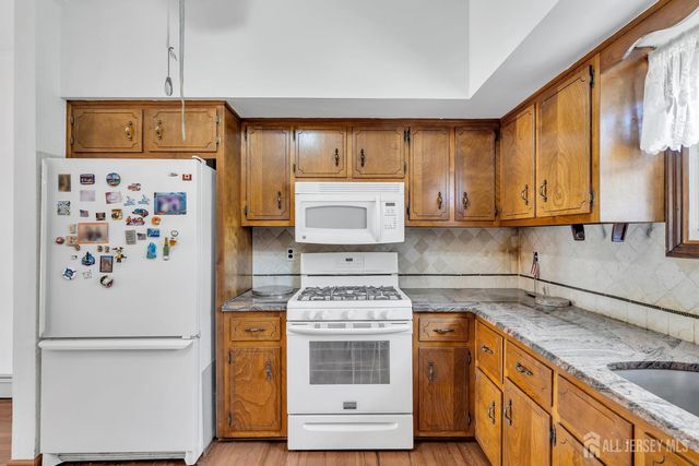 20 Sheldon Place, Piscataway, NJ 08854