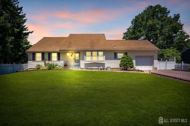 20 Sheldon Place, Piscataway, NJ 08854