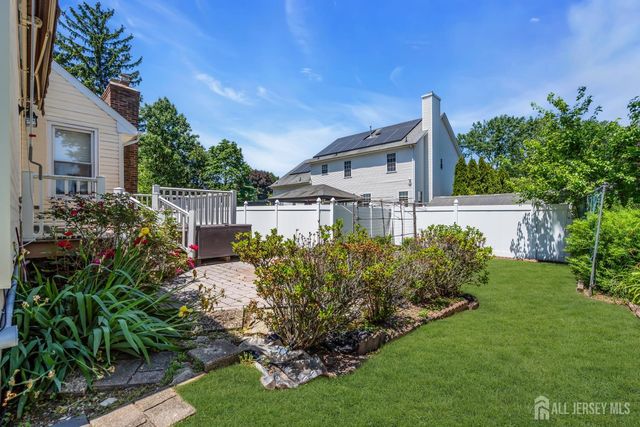 20 Sheldon Place, Piscataway, NJ 08854