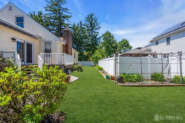 20 Sheldon Place, Piscataway, NJ 08854