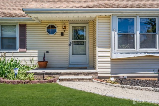 20 Sheldon Place, Piscataway, NJ 08854