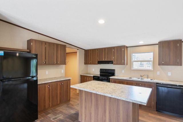 177 Georgia Ave, S, Parsons, TN 38363