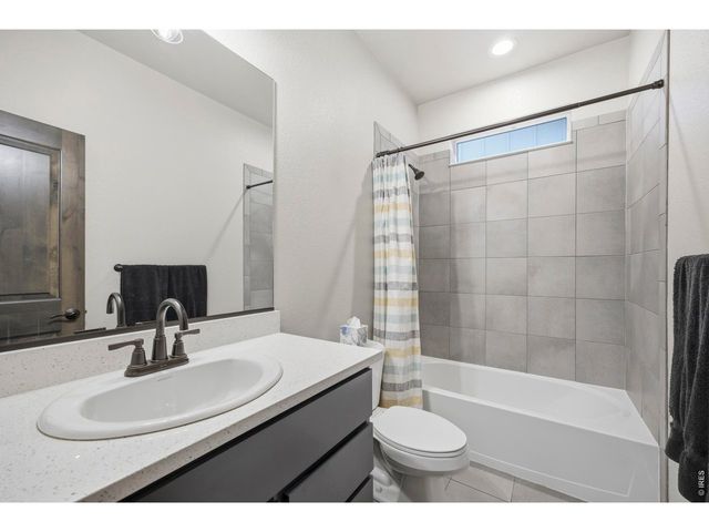 1827 Castle Hill Dr, Windsor, CO 80550