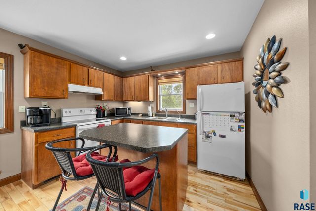 201 Nidaros Ave Avenue, Baltic, SD 57003