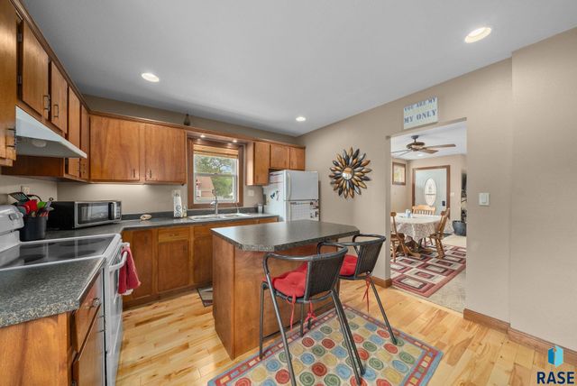 201 Nidaros Ave Avenue, Baltic, SD 57003