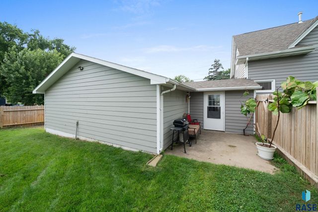 201 Nidaros Ave Avenue, Baltic, SD 57003