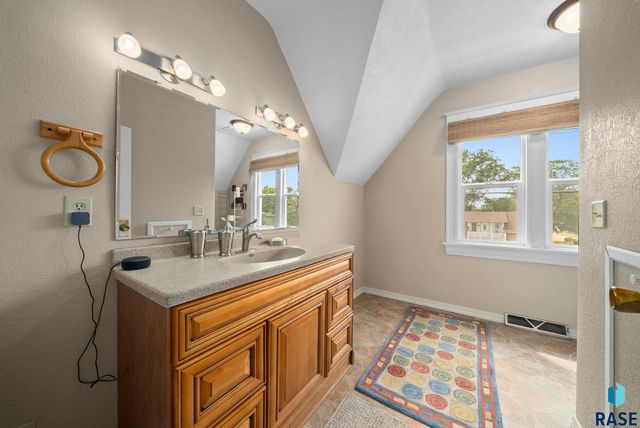 201 Nidaros Ave Avenue, Baltic, SD 57003