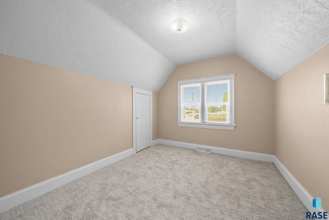 201 Nidaros Ave Avenue, Baltic, SD 57003