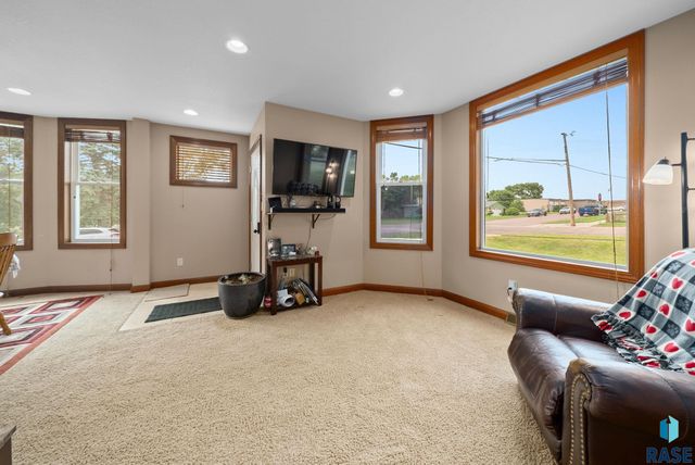 201 Nidaros Ave Avenue, Baltic, SD 57003