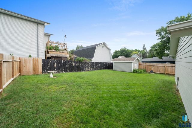 201 Nidaros Ave Avenue, Baltic, SD 57003