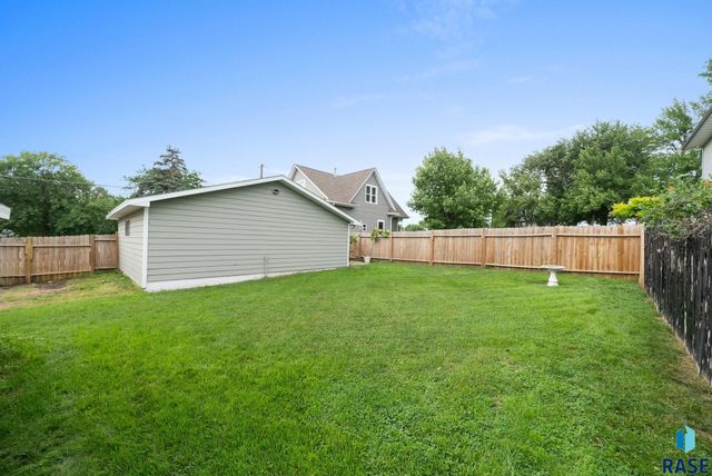 201 Nidaros Ave Avenue, Baltic, SD 57003