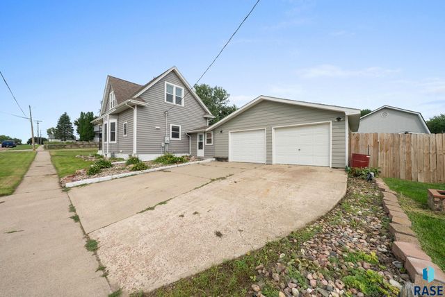201 Nidaros Ave Avenue, Baltic, SD 57003