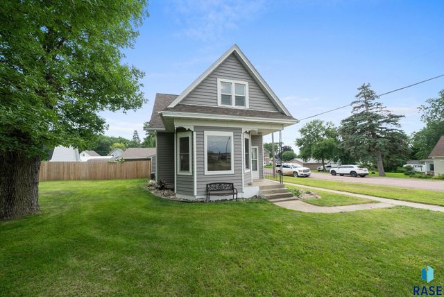 201 Nidaros Ave Avenue, Baltic, SD 57003