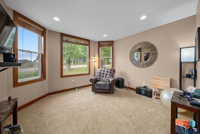 201 Nidaros Ave Avenue, Baltic, SD 57003