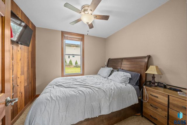 201 Nidaros Ave Avenue, Baltic, SD 57003