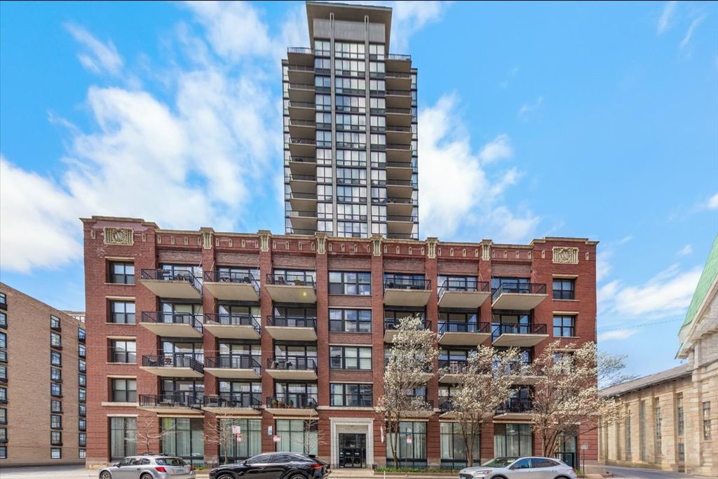 210 S Des Plaines Avenue 1603, Chicago, IL 60661