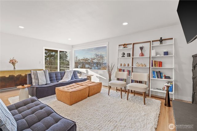 29603 1st Avenue S, Federal Way, WA 98003