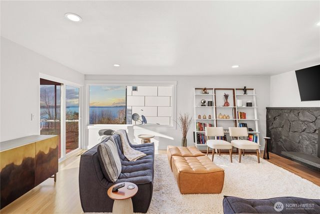 29603 1st Avenue S, Federal Way, WA 98003