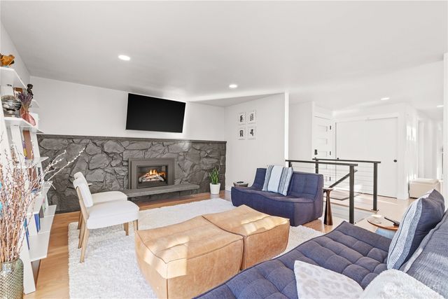 29603 1st Avenue S, Federal Way, WA 98003