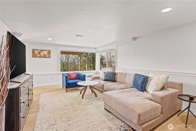 29603 1st Avenue S, Federal Way, WA 98003