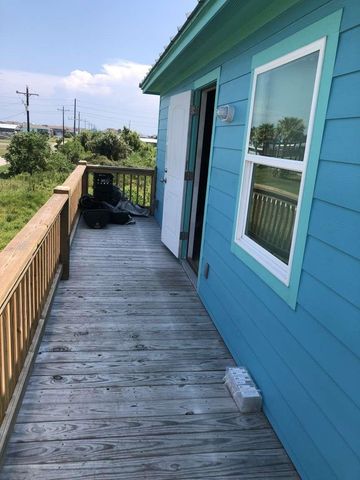 1021 N Sage Road, Crystal Beach, TX 77650