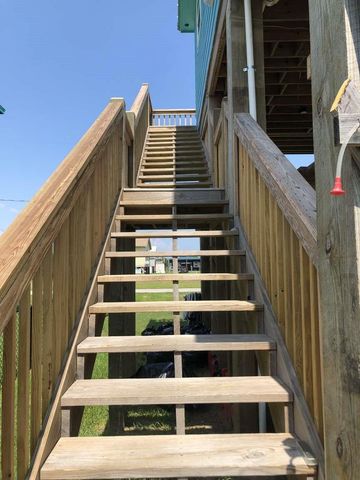 1021 N Sage Road, Crystal Beach, TX 77650