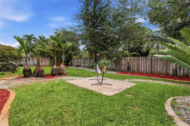 12106 Lymestone Way, Cooper City, FL 33026