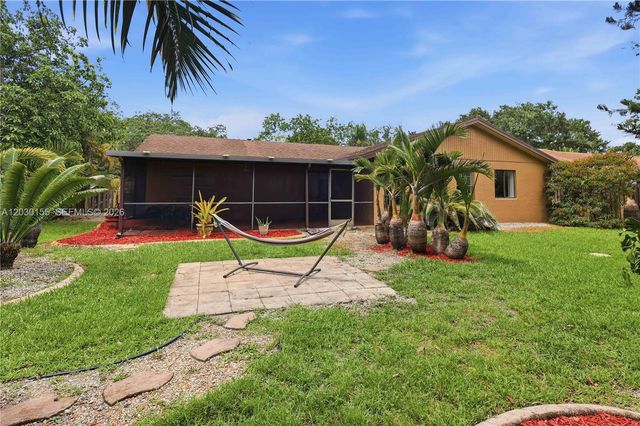 12106 Lymestone Way, Cooper City, FL 33026