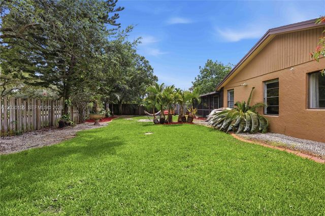 12106 Lymestone Way, Cooper City, FL 33026