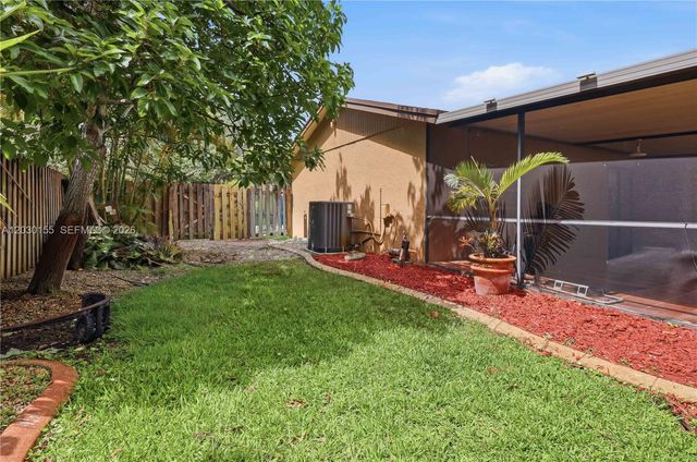12106 Lymestone Way, Cooper City, FL 33026