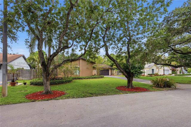 12106 Lymestone Way, Cooper City, FL 33026