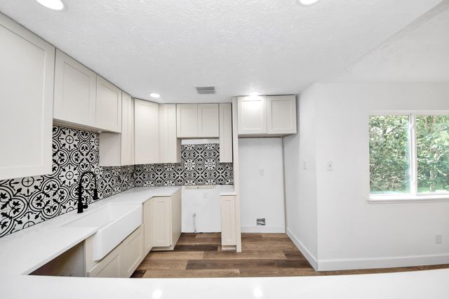 19306 Gladewater Court, Tomball, TX 77375