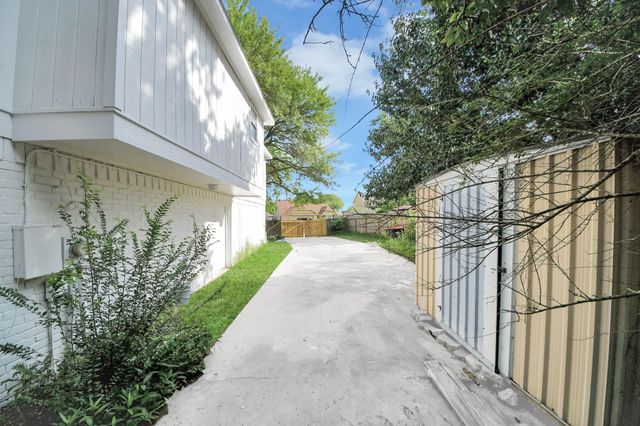 19306 Gladewater Court, Tomball, TX 77375