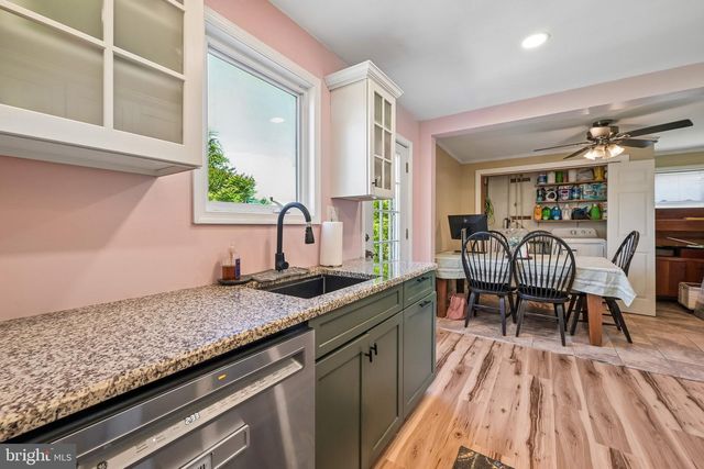 428 FLANDERS RD, Burlington, NJ 08016