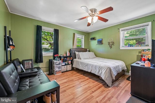 428 FLANDERS RD, Burlington, NJ 08016
