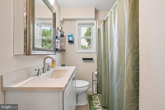 428 FLANDERS RD, Burlington, NJ 08016