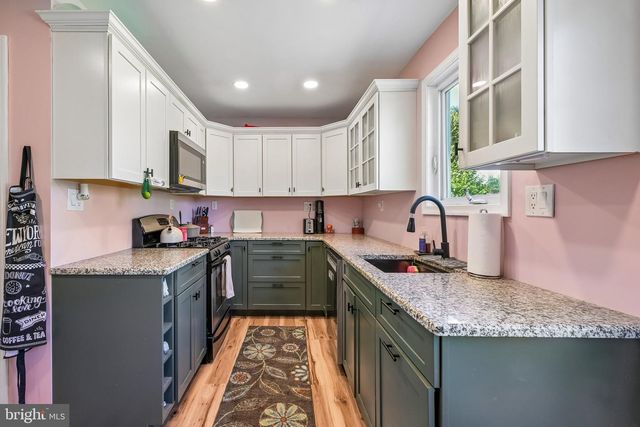 428 FLANDERS RD, Burlington, NJ 08016