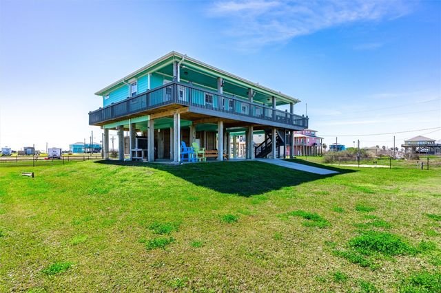 1040 N Gayle Street, Gilchrist, TX 77617