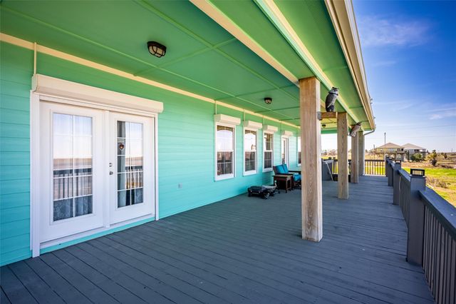 1040 N Gayle Street, Gilchrist, TX 77617