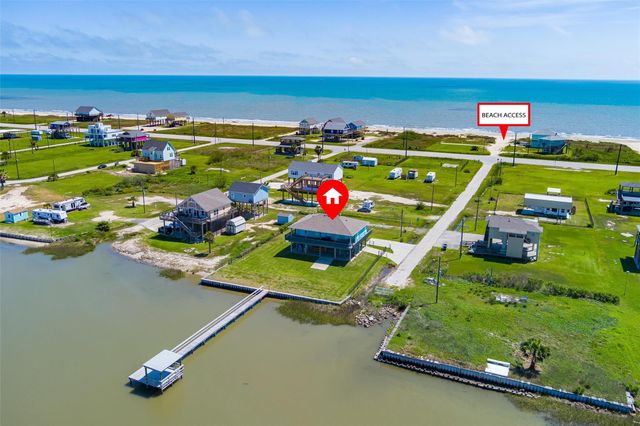 1040 N Gayle Street, Gilchrist, TX 77617