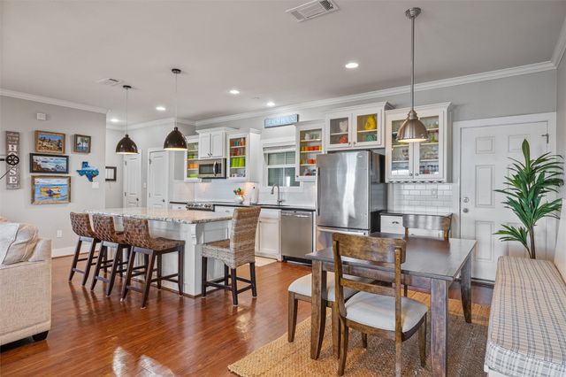 1040 N Gayle Street, Gilchrist, TX 77617