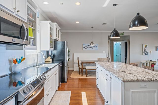 1040 N Gayle Street, Gilchrist, TX 77617