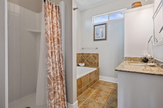 1040 N Gayle Street, Gilchrist, TX 77617