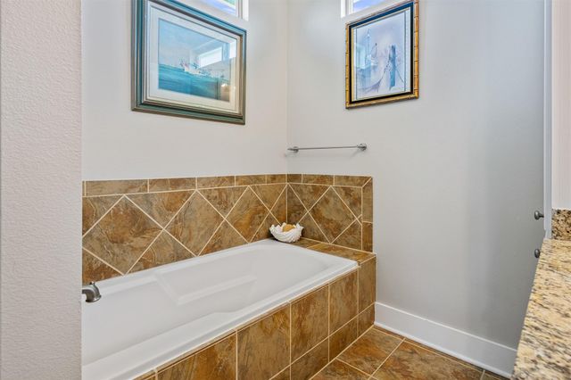 1040 N Gayle Street, Gilchrist, TX 77617