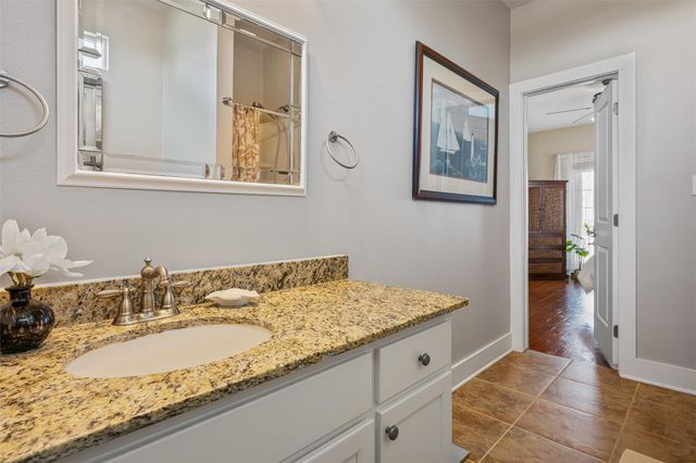 1040 N Gayle Street, Gilchrist, TX 77617