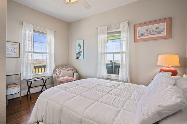 1040 N Gayle Street, Gilchrist, TX 77617