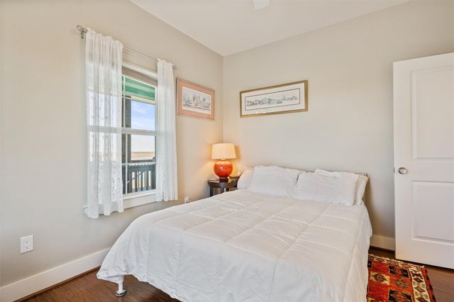 1040 N Gayle Street, Gilchrist, TX 77617