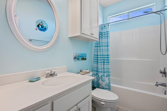 1040 N Gayle Street, Gilchrist, TX 77617